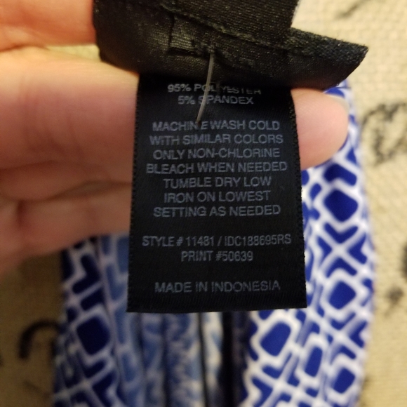 En Focus Dress - Picture 3 of 6